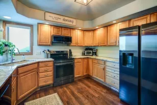 374 N Heatherstone Dr, Sun Prairie, WI 53590 - Photo 24