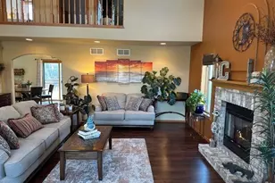 374 N Heatherstone Dr, Sun Prairie, WI 53590 - Photo 8