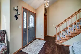 374 N Heatherstone Dr, Sun Prairie, WI 53590 - Photo 4