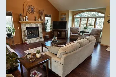 374 N Heatherstone Drive, Sun Prairie, WI 53590 - Photo 10