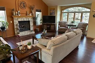 374 N Heatherstone Dr, Sun Prairie, WI 53590 - Photo 10