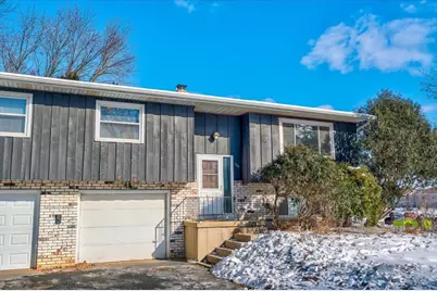 604 E Oak Street, Cottage Grove, WI 53527 - Photo 2