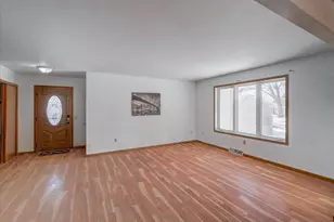 203 Cody Cir, Marshall, WI 53559 - Photo 8