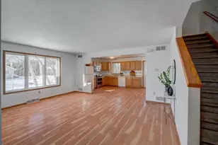 203 Cody Cir, Marshall, WI 53559 - Photo 4