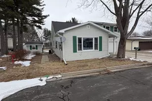 621 Dwight St, Boscobel,  53805 - Photo 2