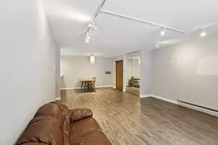 837 N Gammon Rd, Madison, WI 53717 - Photo 6