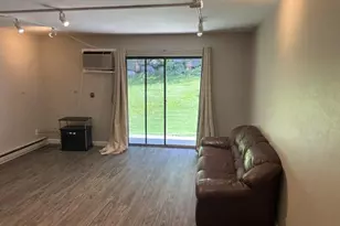837 N Gammon Rd, Madison, WI 53717 - Photo 6