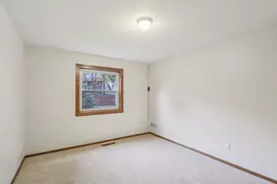 1006 S Division St, Waunakee, WI 53597 - Photo 36