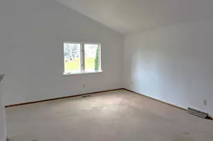 2740 S Nakoma Ct, Beloit, WI 53511 - Photo 6