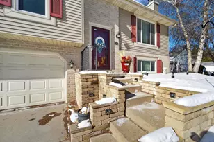10 Sandy Ct, Madison, WI 53717 - Photo 2