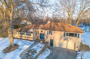 605 Valley St, Horicon, WI 53032 - Photo 2