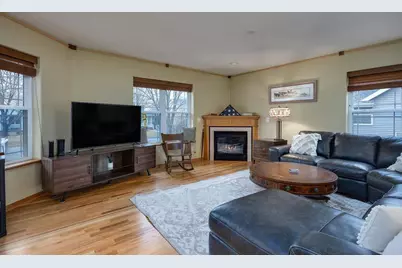 1236 Gas Light Drive, Sun Prairie, WI 53590 - Photo 6