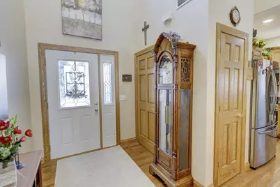 315 Creekside Court, Watertown, WI 53098 - Photo 4