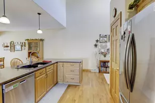 315 Creekside Ct, Watertown, WI 53098 - Photo 8