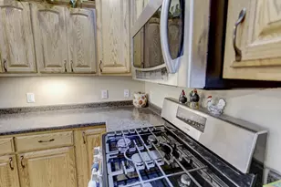 315 Creekside Ct, Watertown, WI 53098 - Photo 14