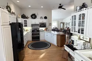 718 Oakwood Ln, Watertown, WI 53094 - Photo 8