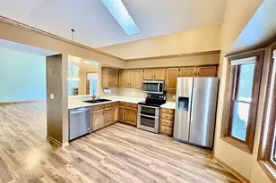 1137 Bayberry Dr, Watertown, WI 53098 - Photo 6