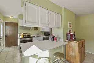 5704 Richmond Dr, Fitchburg, WI 53719 - Photo 12