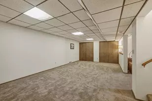 5704 Richmond Dr, Fitchburg, WI 53719 - Photo 34