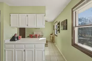 5704 Richmond Dr, Fitchburg, WI 53719 - Photo 10