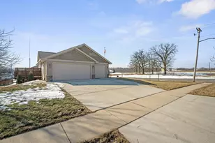 901 Blue Mounds St, Mount Horeb, WI 53572 - Photo 6