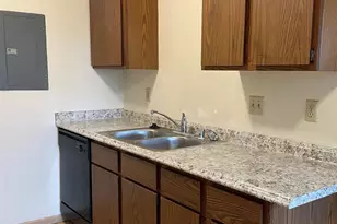 914 N Oak St, Madison, WI 53704 - Photo 10