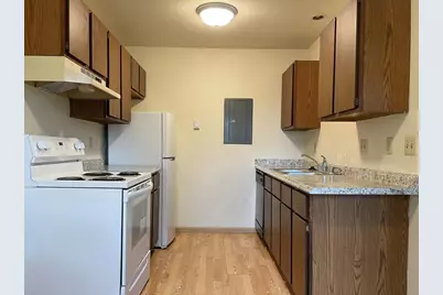 914 N Oak Street, Madison, WI 53704 - Photo 8