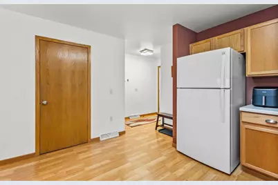 3218 Quincy Avenue, Madison, WI 53704 - Photo 6