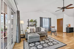 3218 Quincy Ave, Madison, WI 53704 - Photo 16