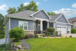 809 Maple Dr, Mount Horeb, WI 53572 - Photo 1