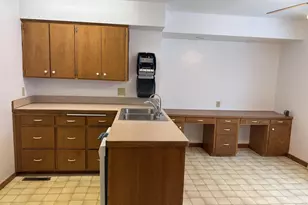 705 S Buchanan St, Prairie Du Chien, WI 53821 - Photo 12