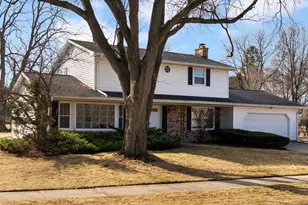 7005 Farmington Way, Madison, WI 53717 - Photo 2