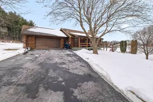 W8733 Niblick Rd, Beaver Dam, WI 53916 - Photo 4