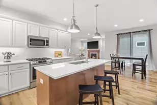 678 Hillcrest Dr, Waunakee, WI 53597 - Photo 14