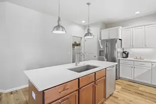 678 Hillcrest Dr, Waunakee, WI 53597 - Photo 16