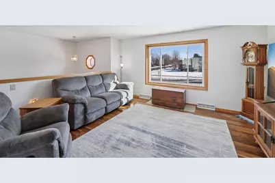 888 N Thompson Road, Sun Prairie, WI 53590 - Photo 4