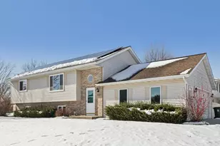 888 N Thompson Rd, Sun Prairie, WI 53590 - Photo 14