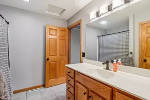 419 Sherbrooke Dr, Sun Prairie, WI 53590 - Photo 18