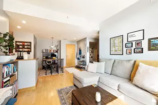 309 W Washington Ave, Madison, WI 53703 - Photo 4