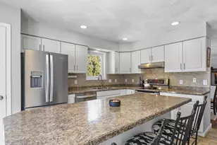 5564 Colleen Cir, Fitchburg, WI 53711 - Photo 10