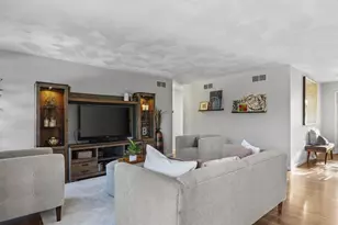 5564 Colleen Cir, Fitchburg, WI 53711 - Photo 6