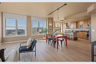 360 W Washington Avenue #901, Madison, WI 53703 - Photo 8