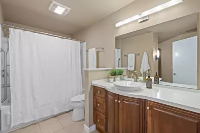 360 W Washington Avenue #901, Madison, WI 53703 - Photo 24
