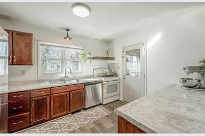 906 Chicory Way, Sun Prairie, WI 53590 - Photo 4