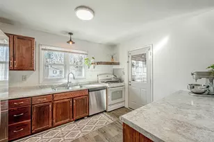 906 Chicory Way, Sun Prairie, WI 53590 - Photo 4