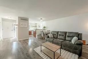 906 Chicory Way, Sun Prairie, WI 53590 - Photo 2