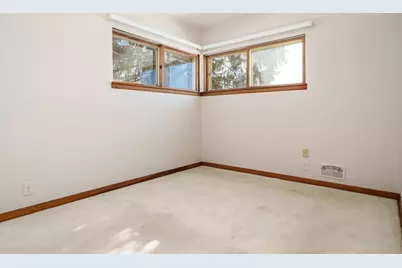 2449 W Forest Avenue, Beloit, WI 53511 - Photo 24