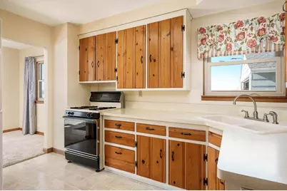 2449 W Forest Avenue, Beloit, WI 53511 - Photo 14