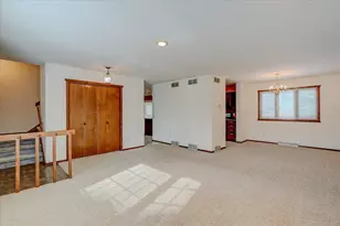 5654 Pennwall St, Fitchburg, WI 53711 - Photo 6