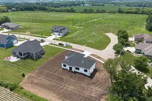 2050 Arbor Ridge Way, Janesville, WI 53548 - Photo 4
